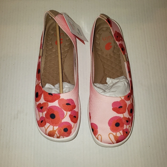 Uin Hibiscus - Picture 2 of 6